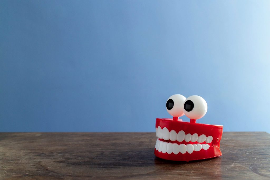Lucariello Odontoiatria - Le 10 risposte che cerchi sull’impianto dentale